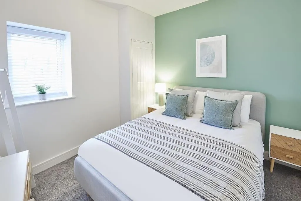 Huge Accommodation With Stunning Seaviews - Sleeps 16! 레드카 0*,  영국